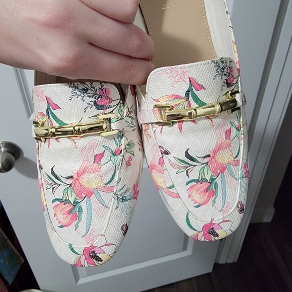 NWT Size 7 Aldo Boska White Floral Loafer - Picture 4 of 7